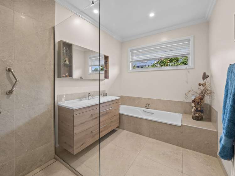 4 Reflection Place Allenton_32