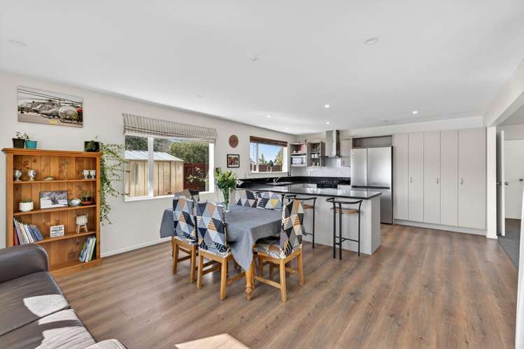 17 School Lane Kirwee_3