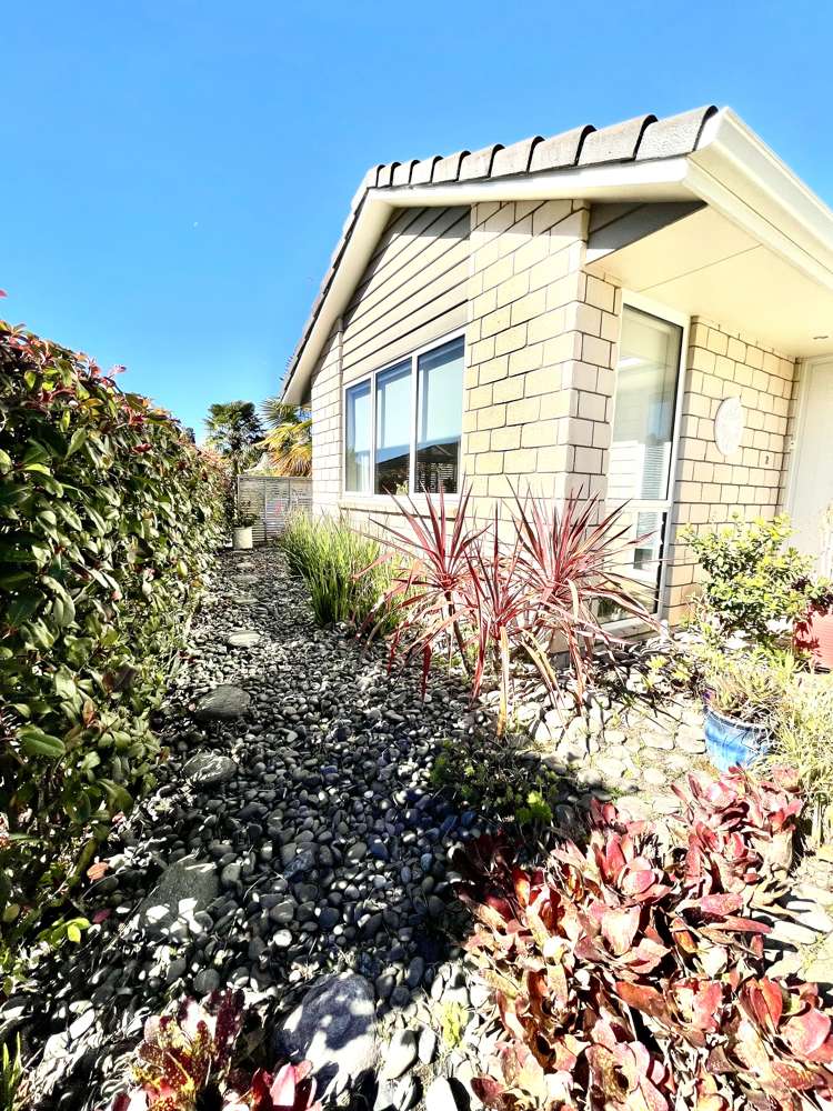 2 Barossa Way Brookfield_23