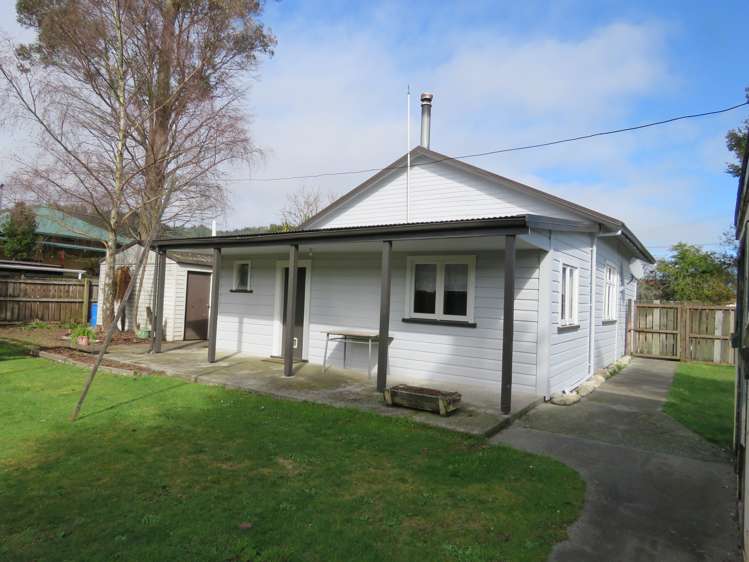 61 Main Street Reefton_12
