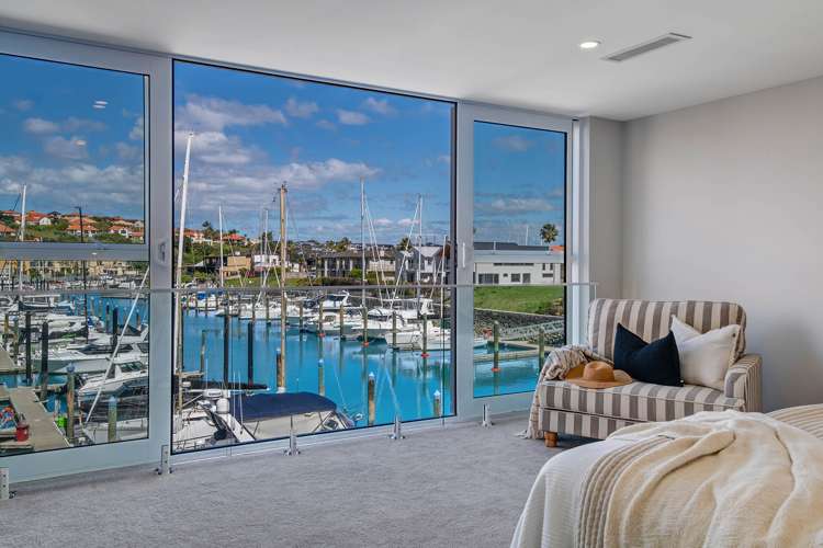 575B Laurie Southwick Parade Gulf Harbour_31