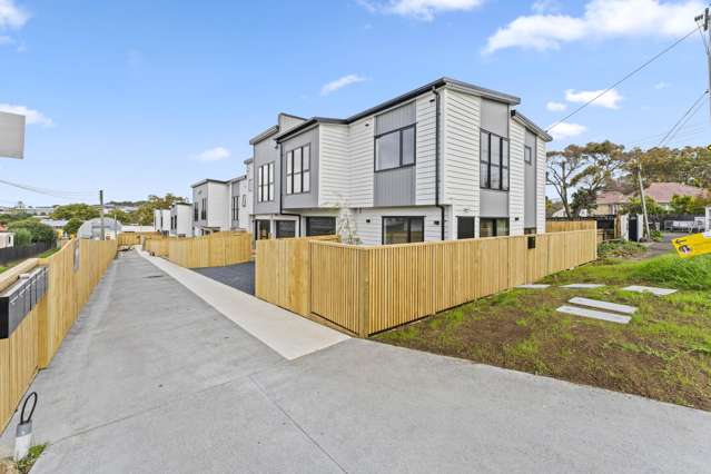 Sunny Corner Freehold New Homes by Sylvia Park!