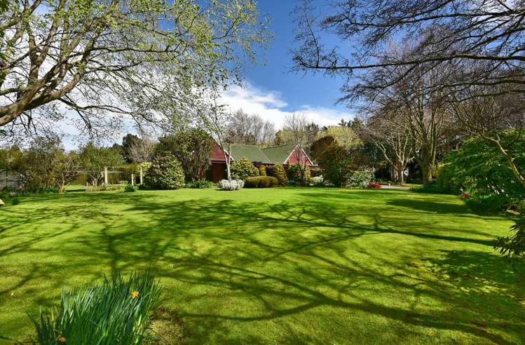 2 Sarsfield Street Southbridge_0