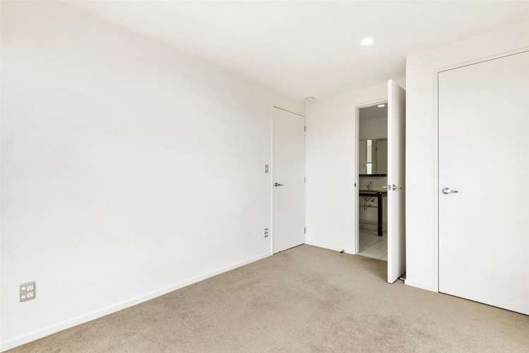 145 Alec Craig Way Gulf Harbour_11