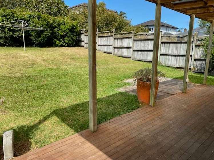 1 Phillip Parade Forrest Hill_12