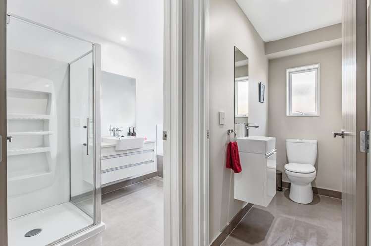 65 Intrepid Crescent Beachlands_13