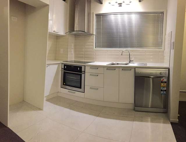 2/12 Normans Hill Road Onehunga_2