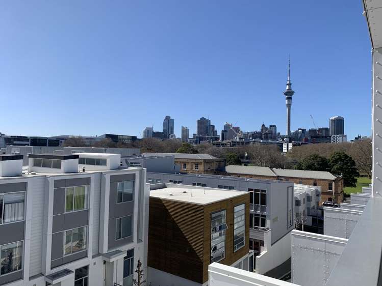 16p Fisher-Point Drive Auckland Central_0