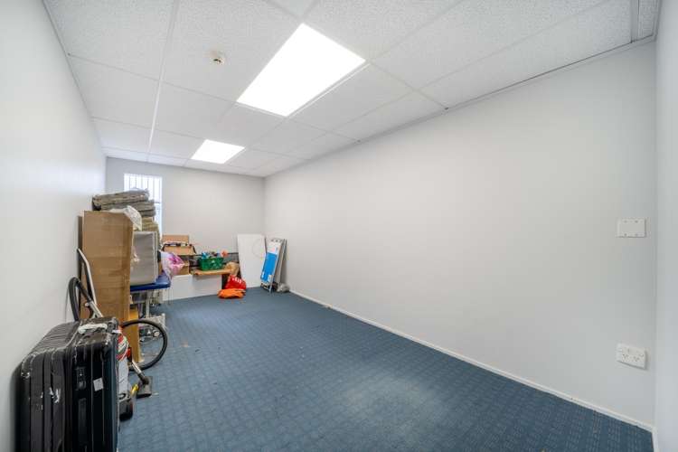 8/92 Queens Drive Hutt Central_10