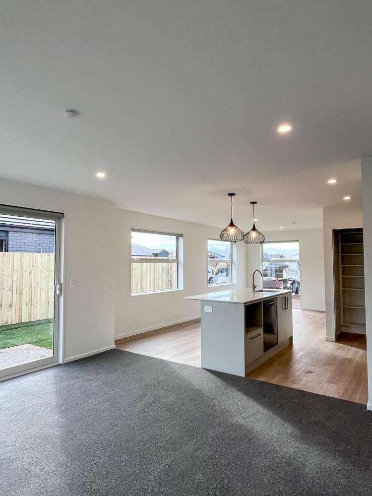 22 Accadia Drive 11103_4