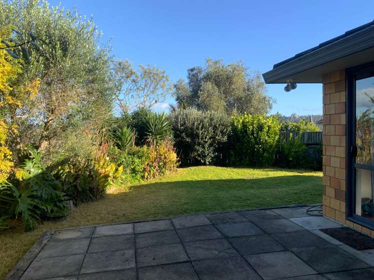 6 Pitoitoi Avenue Greenhithe_14