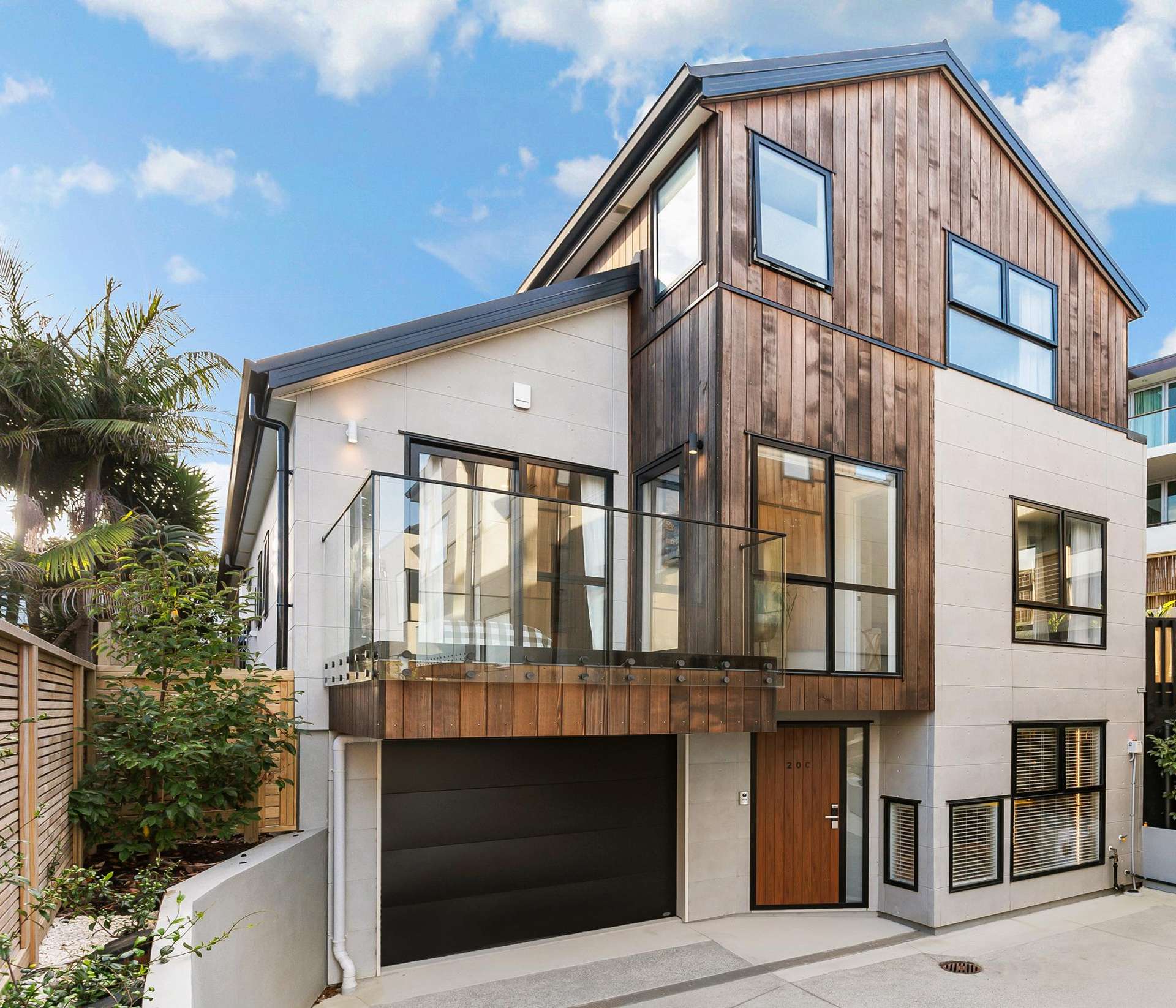 20c Beach Road Castor Bay_0