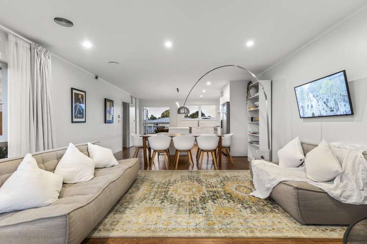 11 Montmere Avenue Te Atatu Peninsula_11