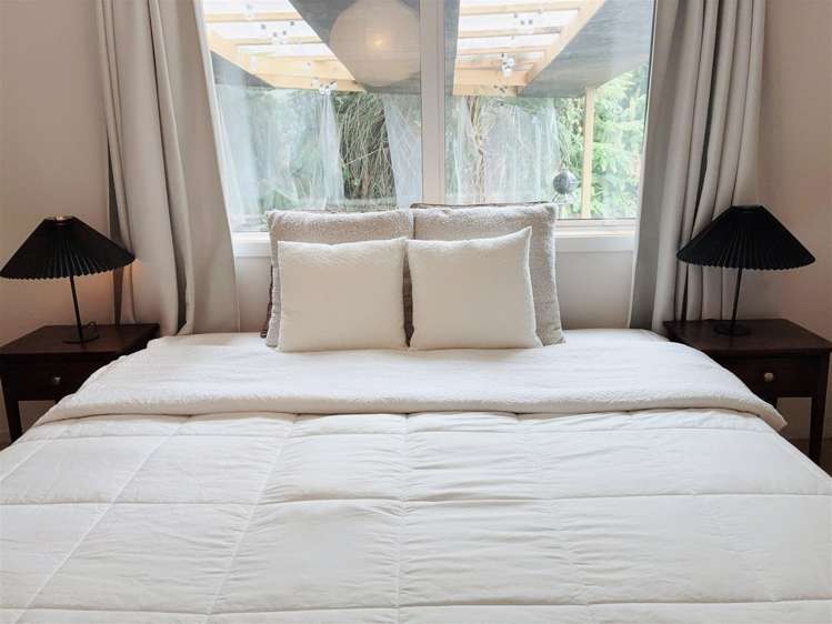 8 Limmer Place Browns Bay_13