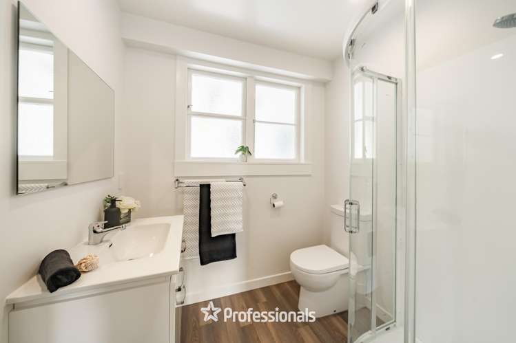 11 Hill Grove Naenae_14