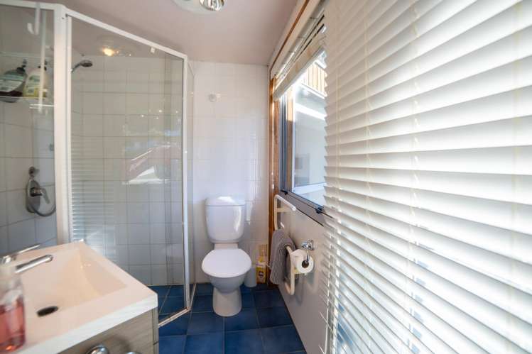 132 Wynyard Crescent Fernhill/Sunshine Bay_14