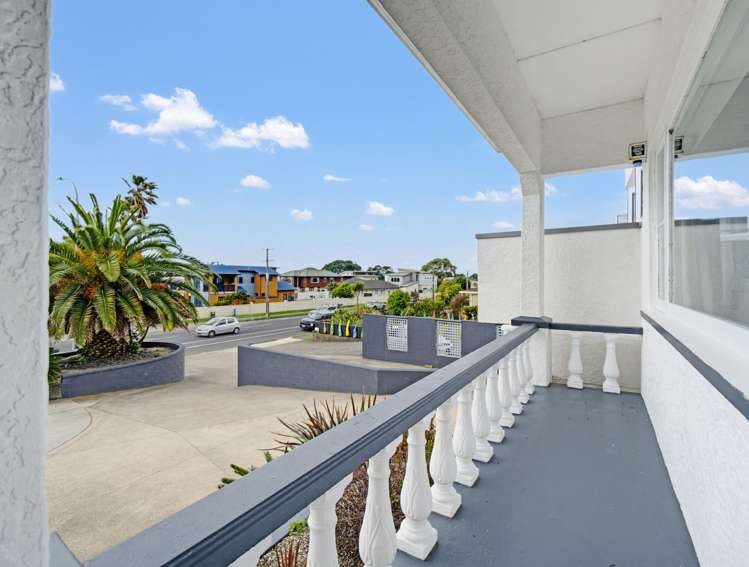 218 Pohutukawa Avenue_5