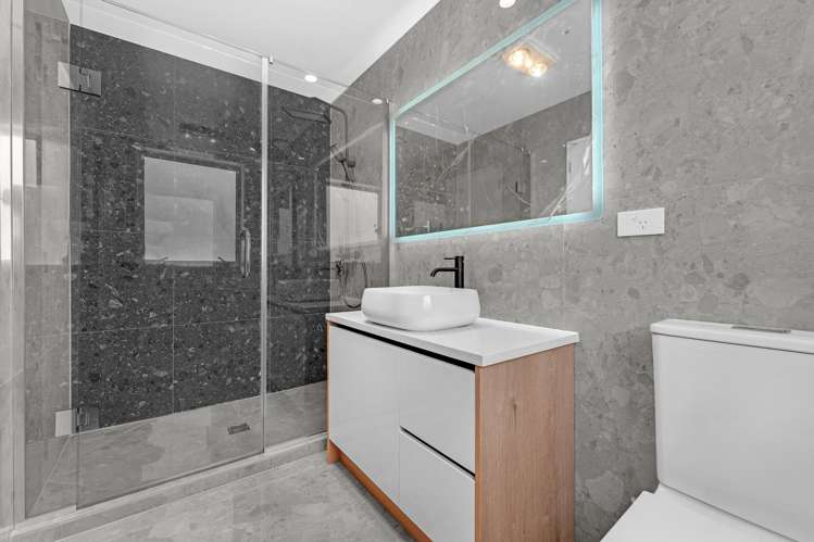 32 Castlebane Drive Flat Bush_26