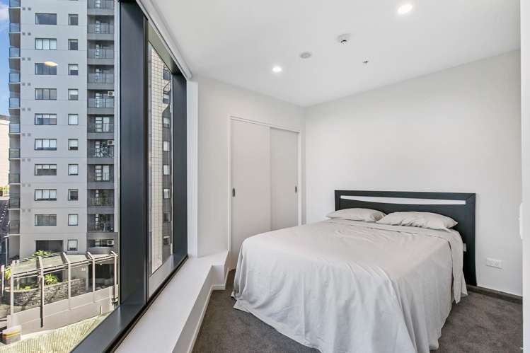 504/18 Saint Martins Lane Grafton_5