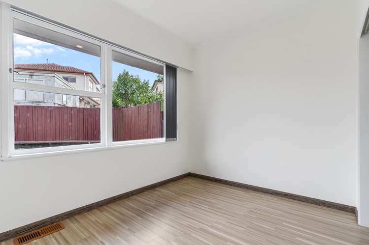 176 Edmonton Road Te Atatu South_24