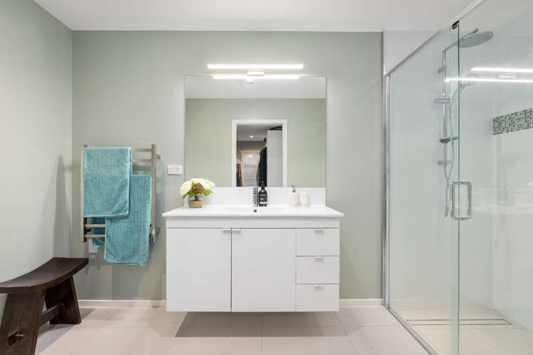 6 Tall Oaks Way Bethlehem_11