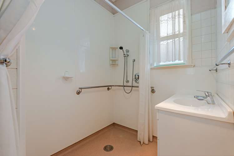 38 Albert Street Pahiatua_5