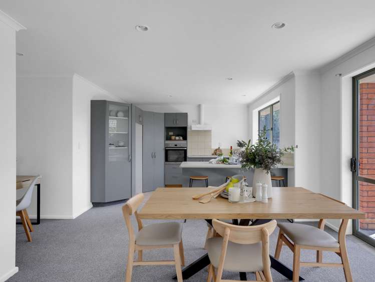 5 Locksley Lane Hamilton East_16