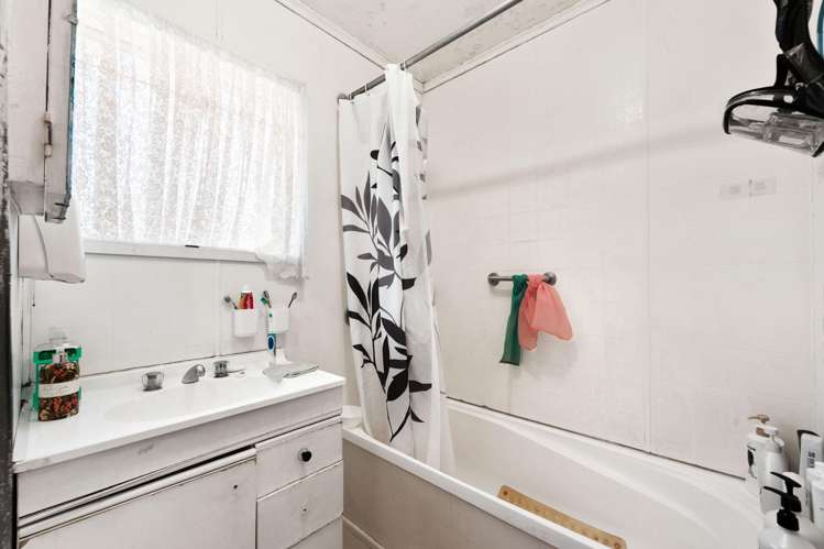 52 Zelda Avenue Clover Park_11