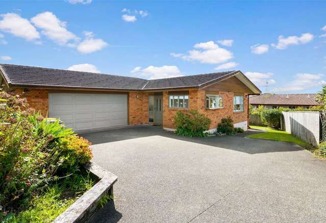 Manly, 3 Bedroom with large study and garden.