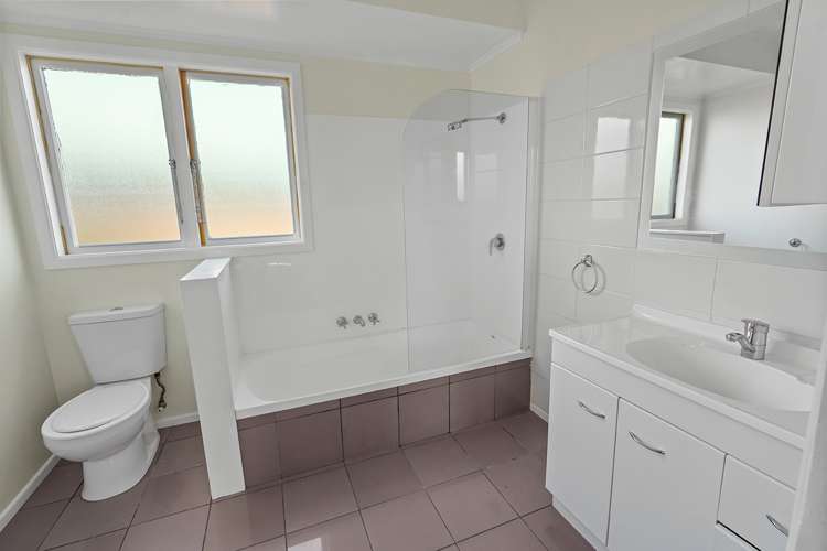 2 Rhonda Avenue Deanwell_9