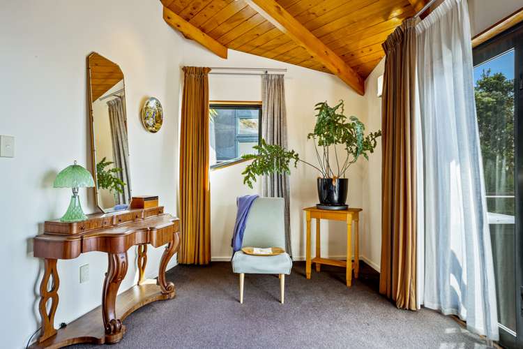 66 Piha Road Piha_24