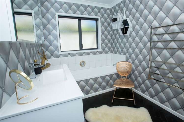 8 Tararua Close Aotea_18