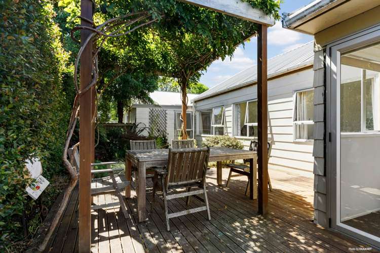 2/1 Hiwihau Place Glenfield_13