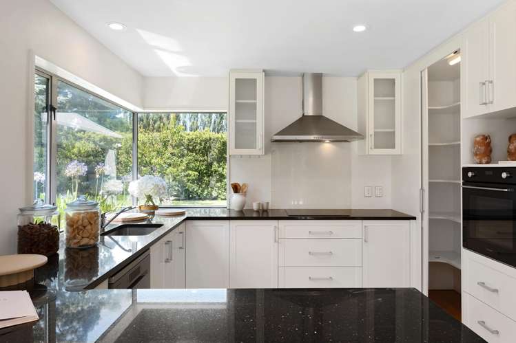 533 Johns Road Harewood_10