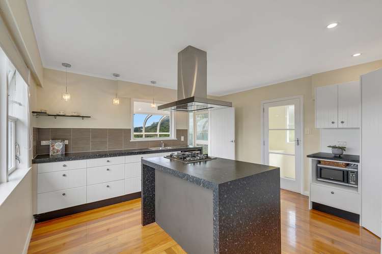 115 Dowse Drive Maungaraki_8