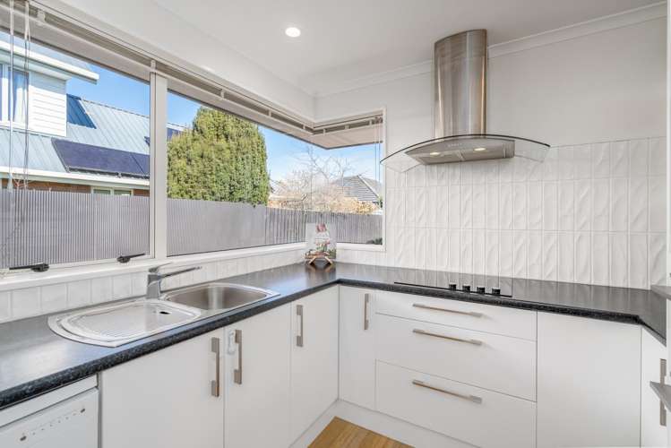 2/14 Bentley Street Russley_23