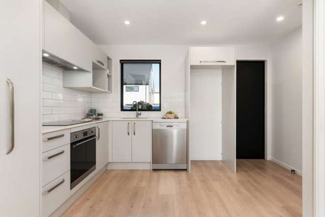 5/64 Brockworth Place Riccarton_3