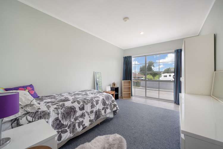 30 Pinewood Grove Botany Downs_15