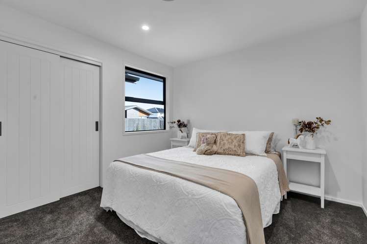 6 Oliver O'Leary Way Westown_18