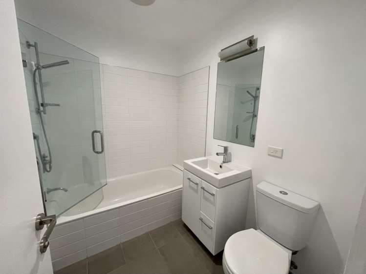 B202/525 East Coast Road Browns Bay_11