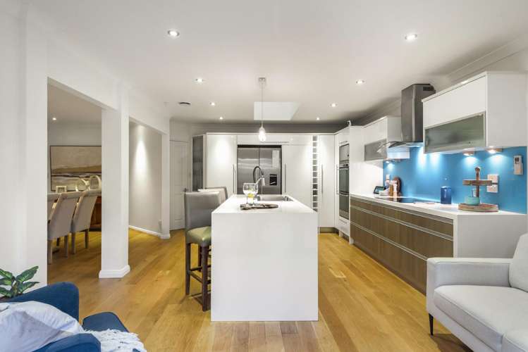 12 English Oak Drive Schnapper Rock_12