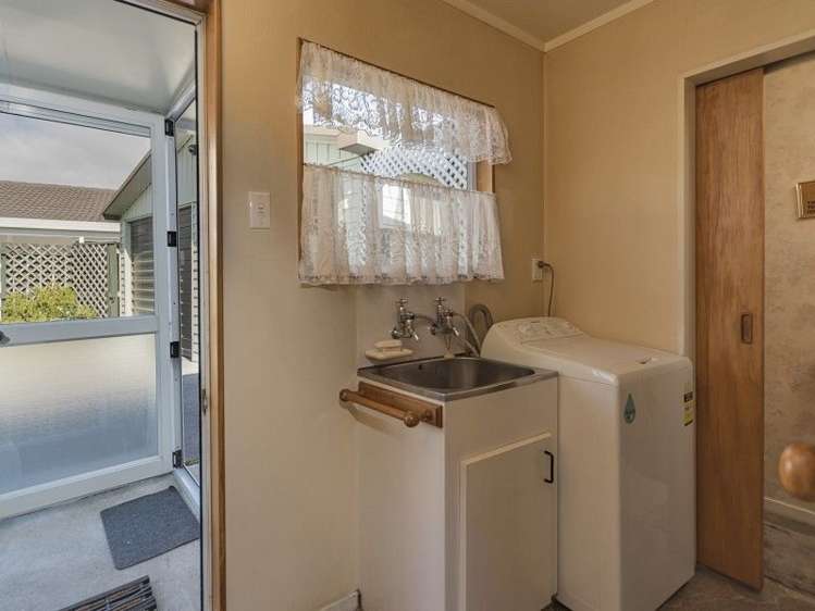 47 Aldinga Avenue Stoke_13
