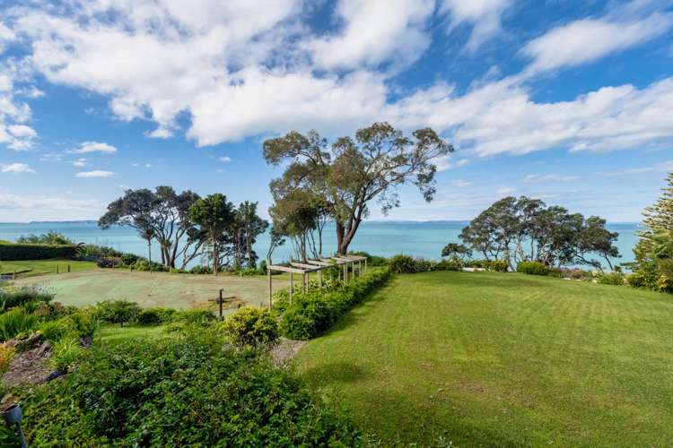 215 Bleakhouse Road Mellons Bay_20