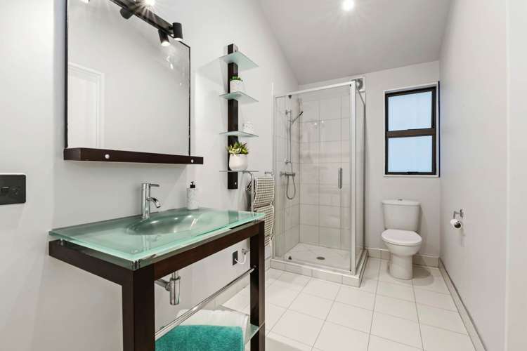 137 Alec Craig Way Gulf Harbour_10