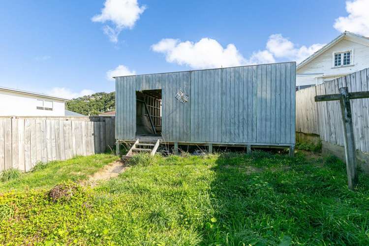 111 Queens Drive Lyall Bay_10