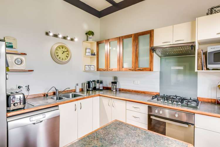 45 Lake Road Devonport_14