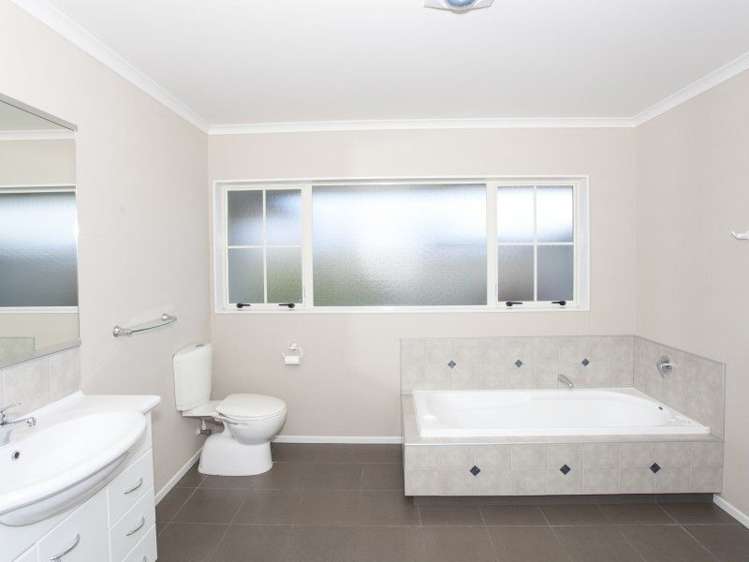 151 Pacific Drive Fitzherbert_11