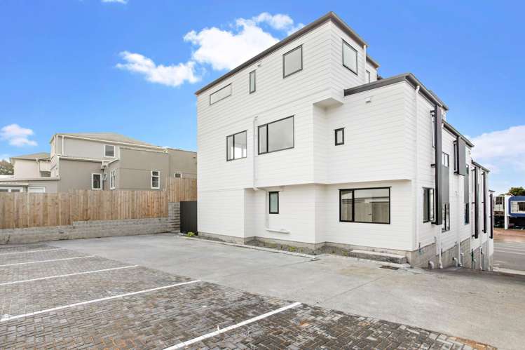 F/345 Great South Road Greenlane_13