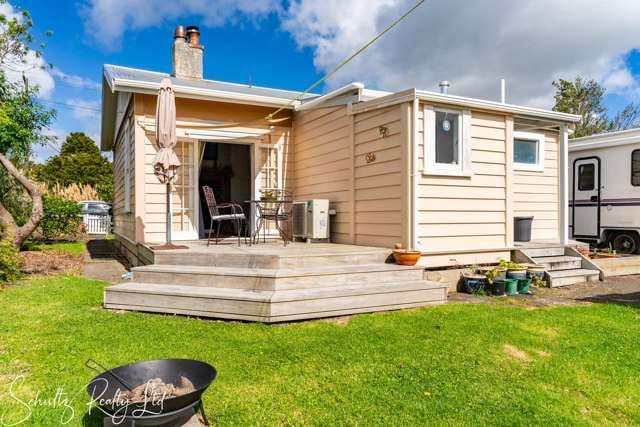 Vintage Charm: Step Into a 1920s Railway Cottage