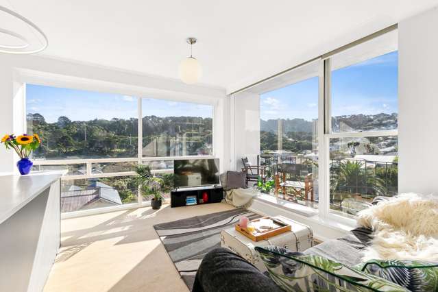 Stylish, Chic and Move in Ready